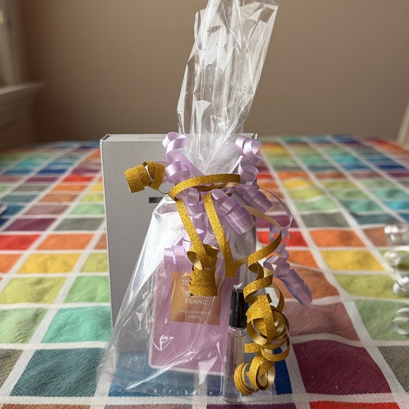 N/A Other - 💐💛💐 Tom Ford Soleil Blanc car freshener bundle with Gold and Purple Accents💐💛💐